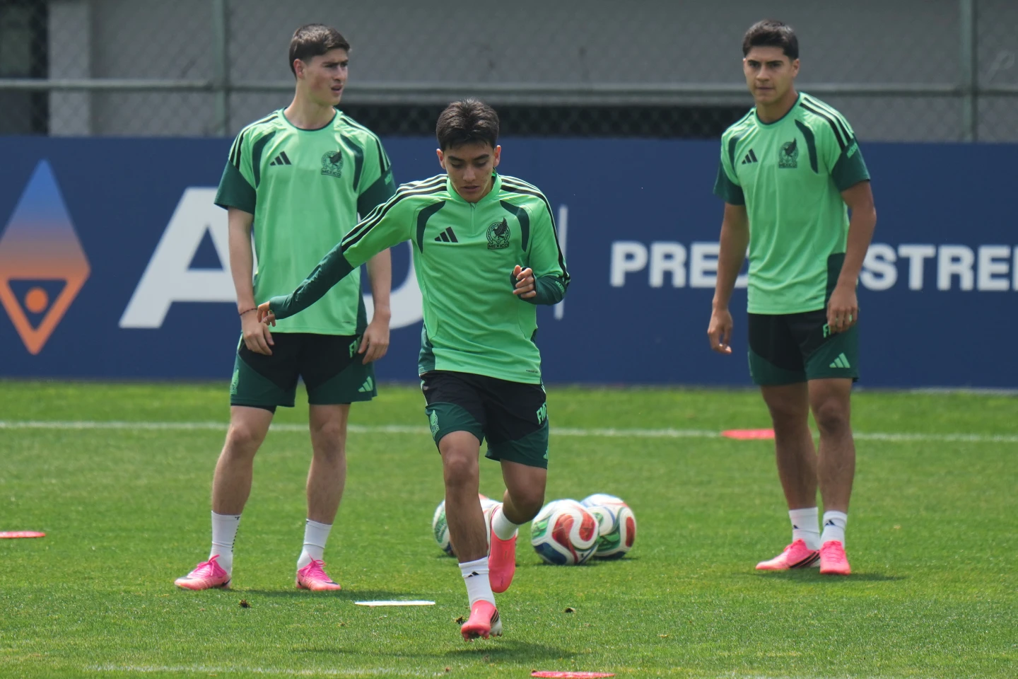 México-Inglaterra, duelo de alto voltaje en el Azteca por un pase a cuartos de final