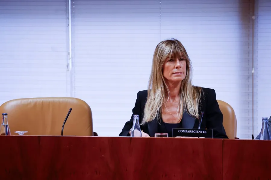 El juez deniega a Begoña Gómez asistir a la cumbre de la OTAN pero permite su viaje a Londres