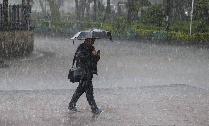 Vaguada y onda tropical provocarán fuertes aguaceros y mantienen 11 provincias bajo alerta y aviso