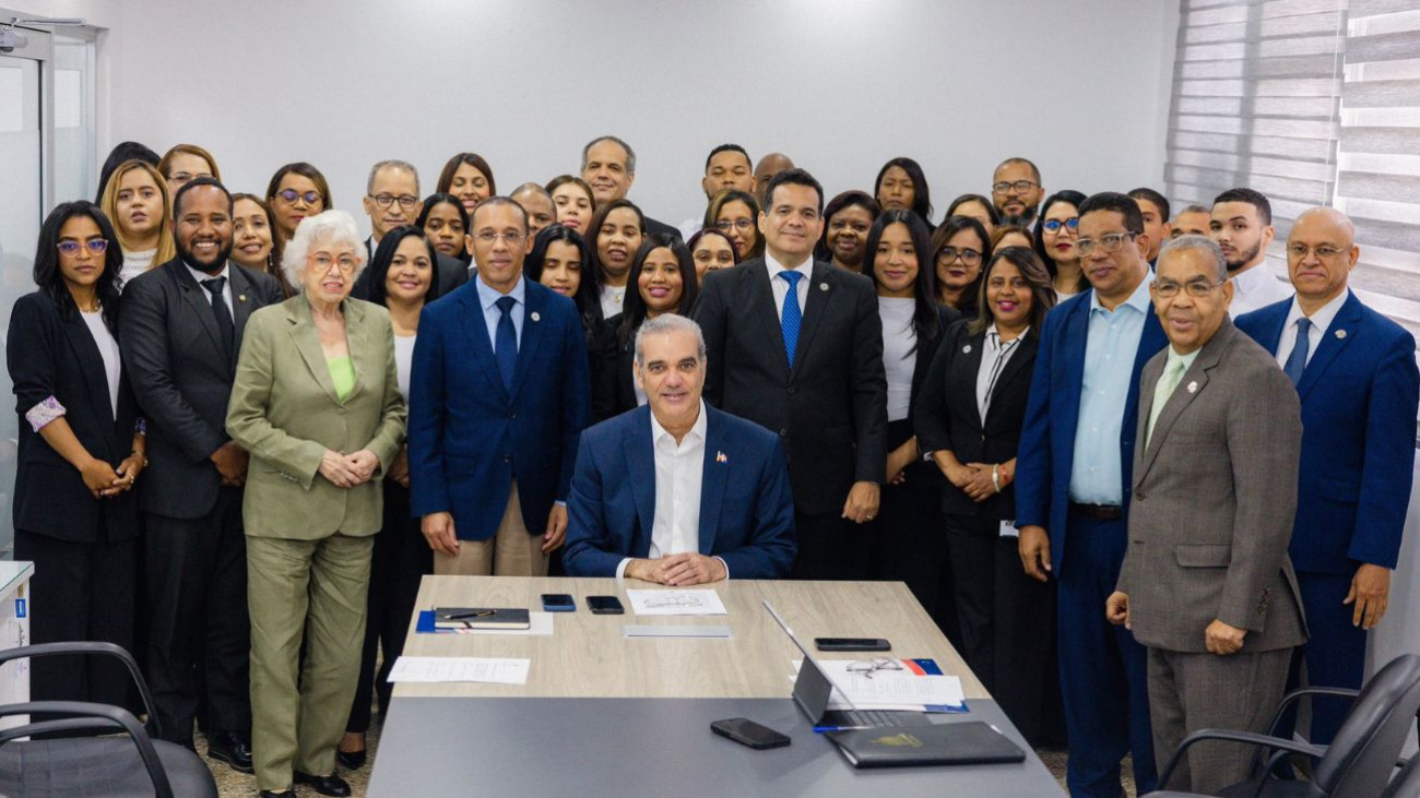 Abinader respalda fortalecimiento de la Unidad Antifraude para reforzar la transparencia