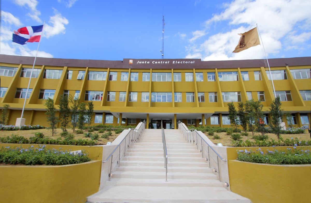 JCE suspende temporalmente restricción sobre publicación de encuestas mientras el TSE conoce recursos