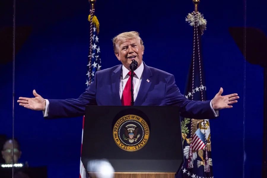 El operador del teleprónter de Trump pudo haber ganado dinero apostando sobre sus discursos