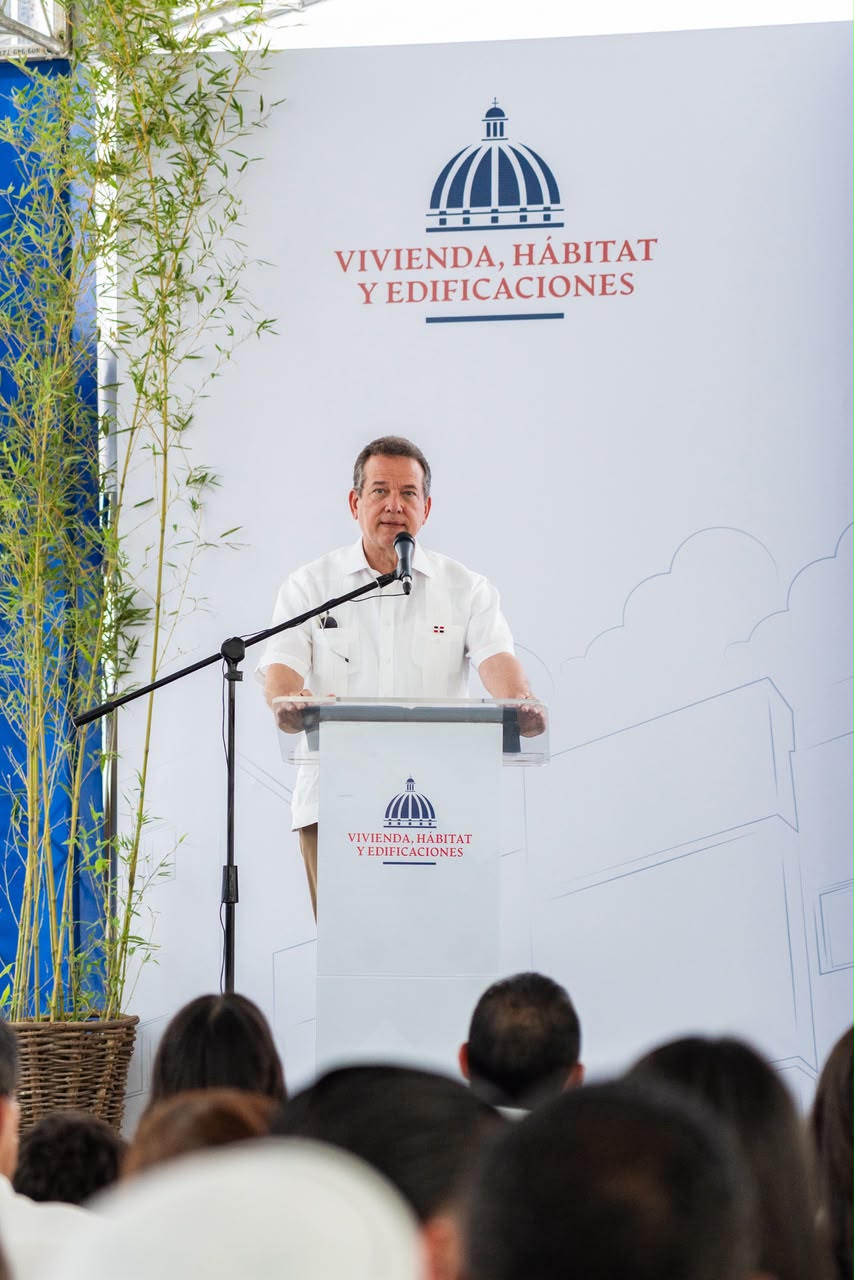 Gobierno entrega 890 viviendas en el primer semestre y beneficia a más de 2,600 dominicanos, según MEDHED