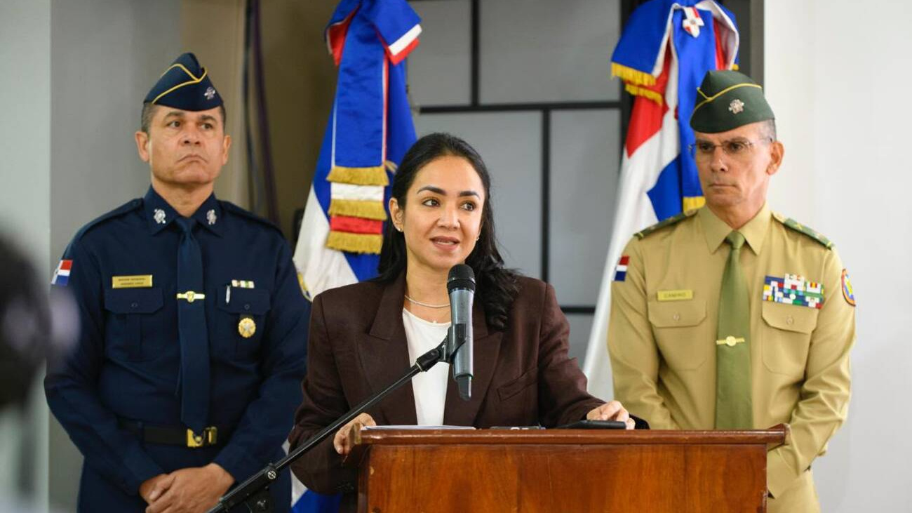 Faride Raful reafirma compromiso con la reforma policial y asegura que no habrá impunidad ante abusos de agentes