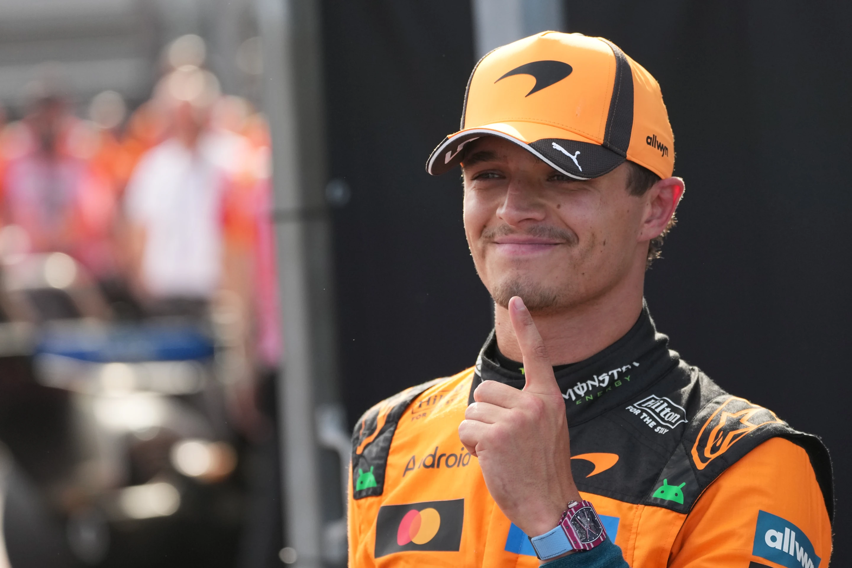 Norris arrebata la pole en Hungría mientras Hamilton y Antonelli reciben penalizaciones
