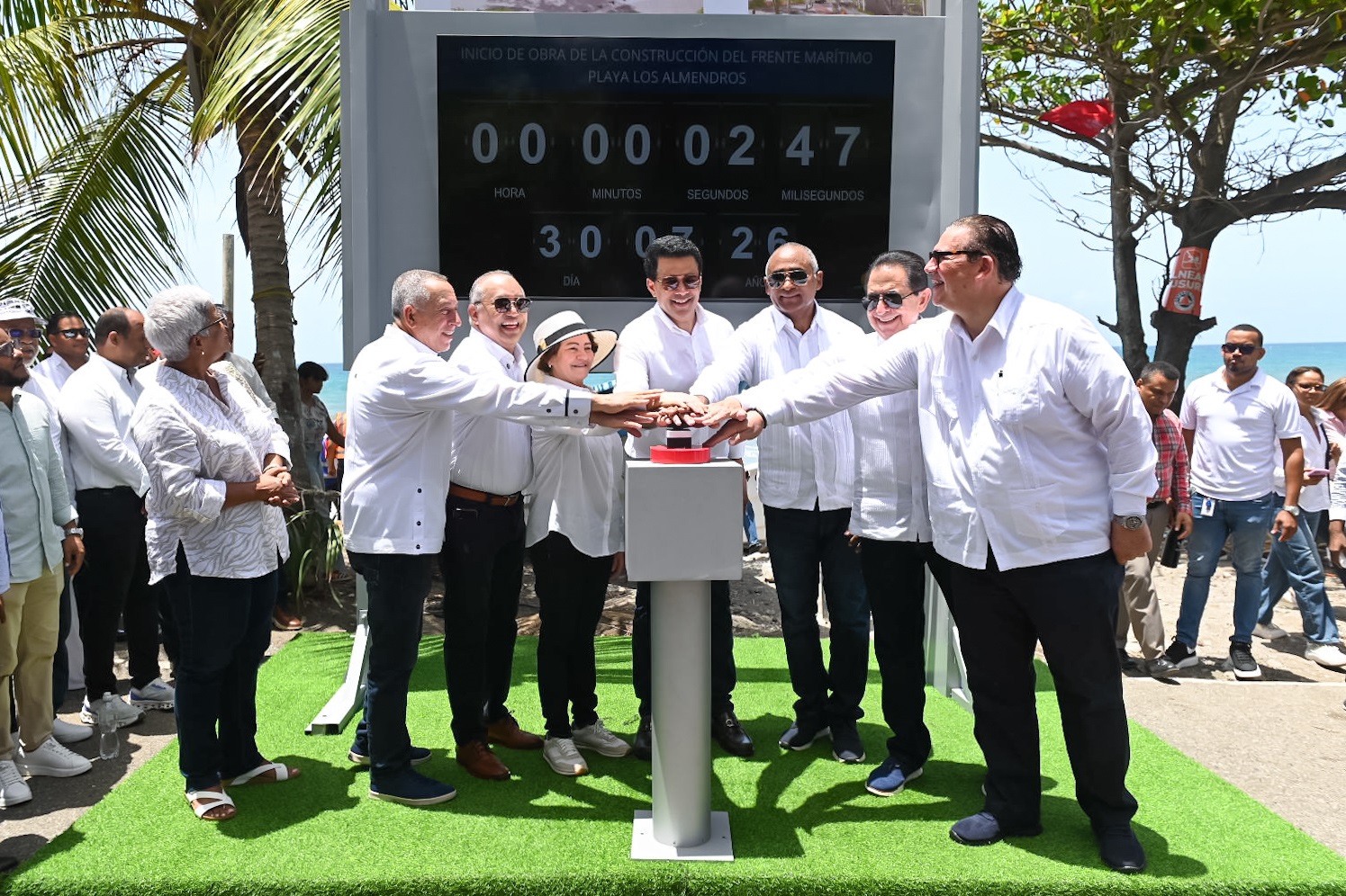 David Collado deja iniciada obras turísticas en Baní por 137 millones de pesos.