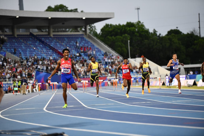 Yeral Núñez gana oro en los 400 metros con vallas y suma la medalla 18 para República Dominicana