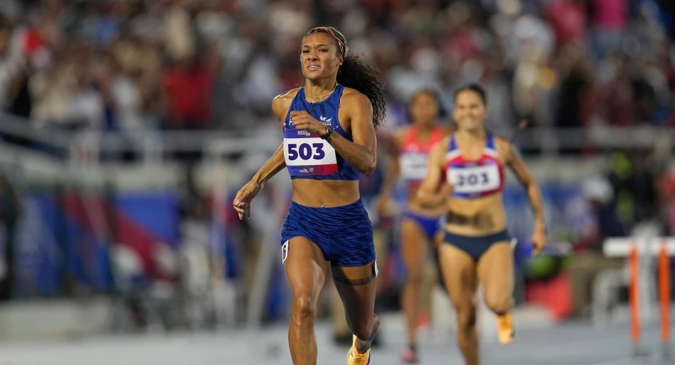 Gianna Woodruff rompe récord Centroamericano de 400 con vallas y conquista oro para Panamá