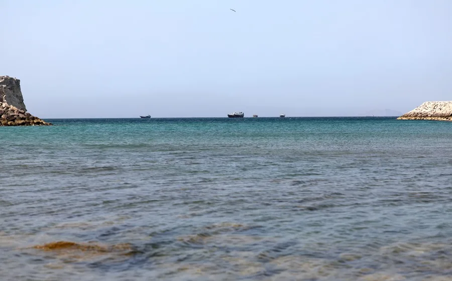 Irán dice que ha acordado con Omán una nueva ruta de navegación en Ormuz
