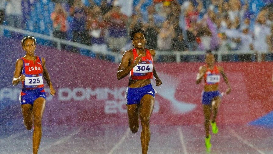 Marileidy Paulino conquista el oro con récord de los Juegos bajo un diluvio y desata la euforia en un Estadio Olímpico repleto