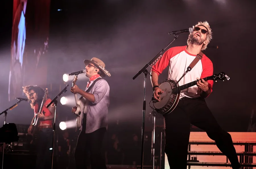 Morat destinará una parte de los ingresos de sus conciertos en Bogotá para reconstruir colegios tras el terremoto