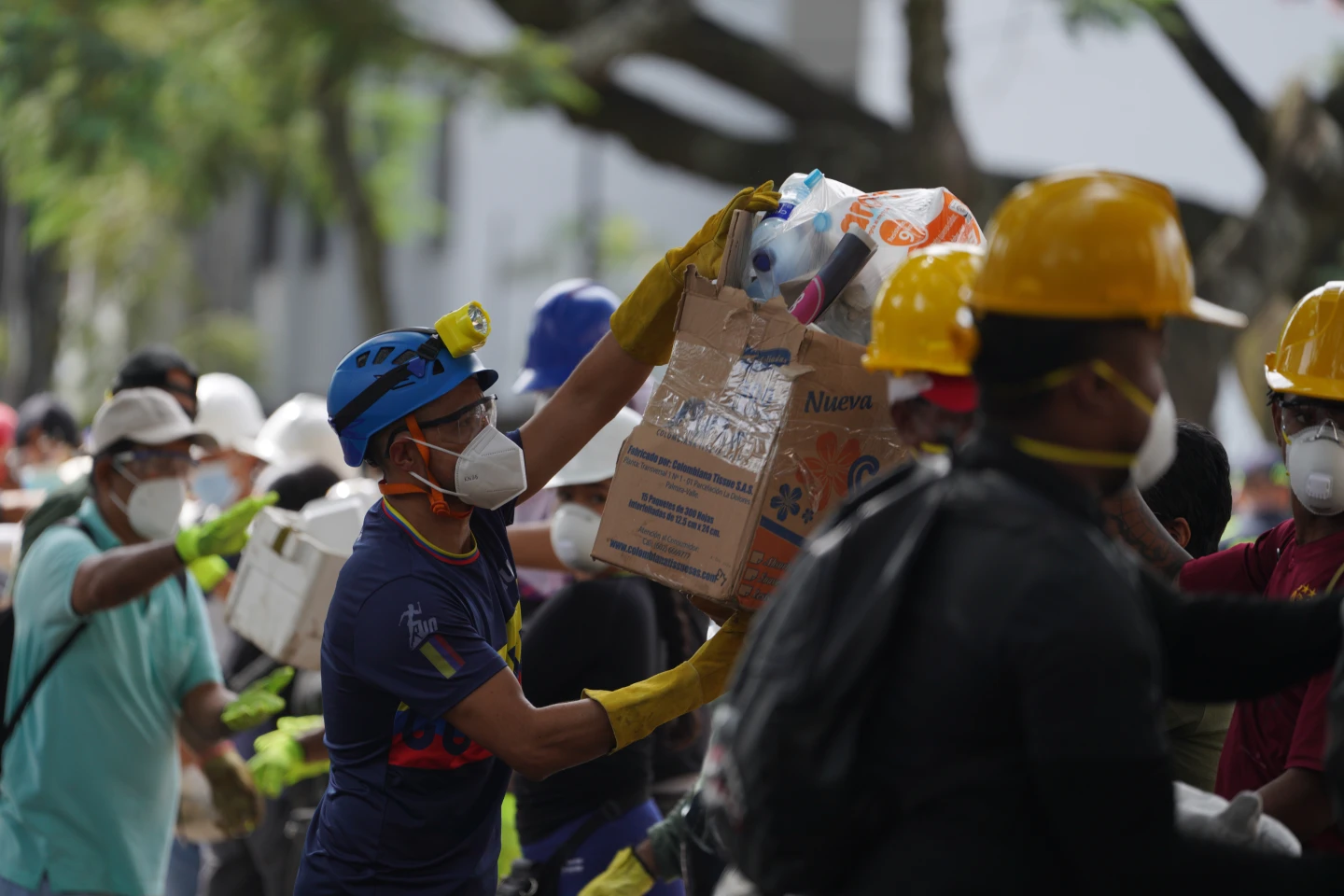 La esperanza resurge en Colombia con aparentes señales de vida en edificios colapsados por terremoto