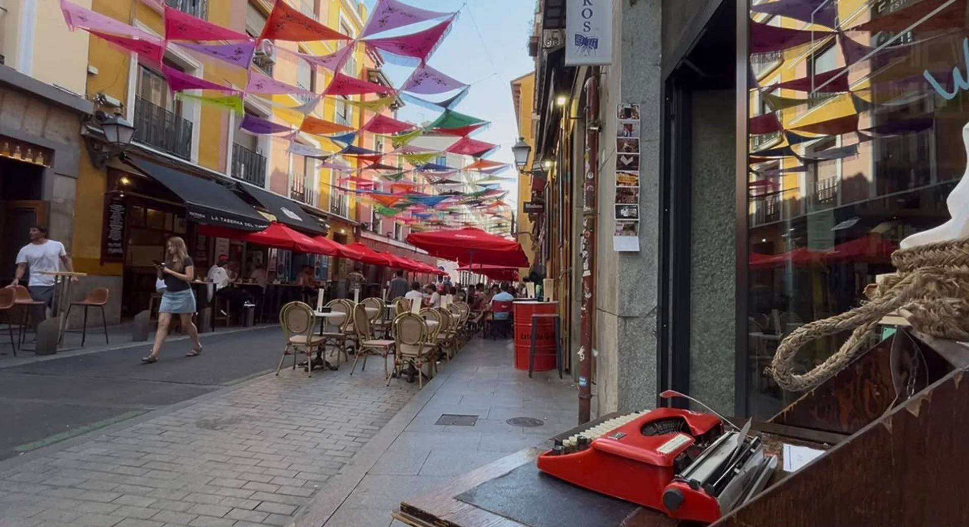 Una librería invita a escribir poesía en las fiestas de la Paloma