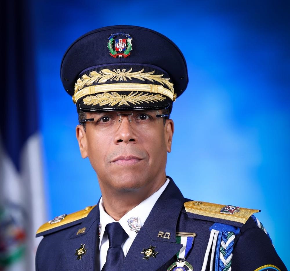 Presidente Luis Abinader designa nuevo inspector general de la Policía Nacional