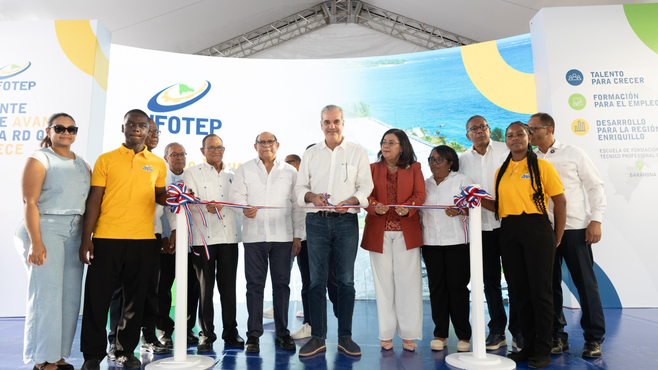 Abinader despliega jornada de inauguraciones en el Suroeste con obras de formación técnica, carreteras y conexión comunitaria