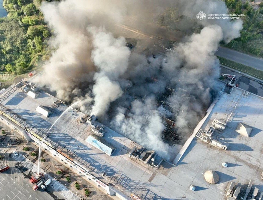 Ataques de Rusia y Ucrania dejan 10 muertos tras bombardeo a centro comercial que causó una masacre
