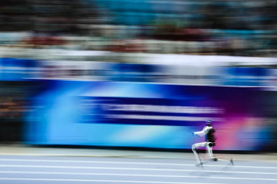 Un robot chino supera el récord mundial humano en la competencia de atletismo de los 100 metros