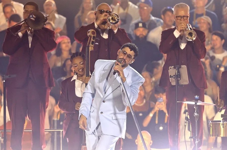 Bad Bunny regresa «a casa» para cerrar su gira y «traer esperanza y fuerza» a Puerto Rico