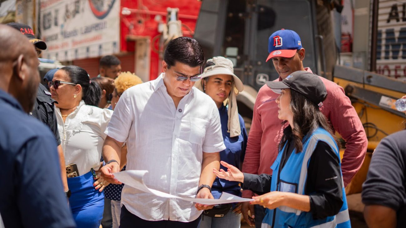 Caasd supervisa obras de agua potable y saneamiento en sectores del Distrito Nacional