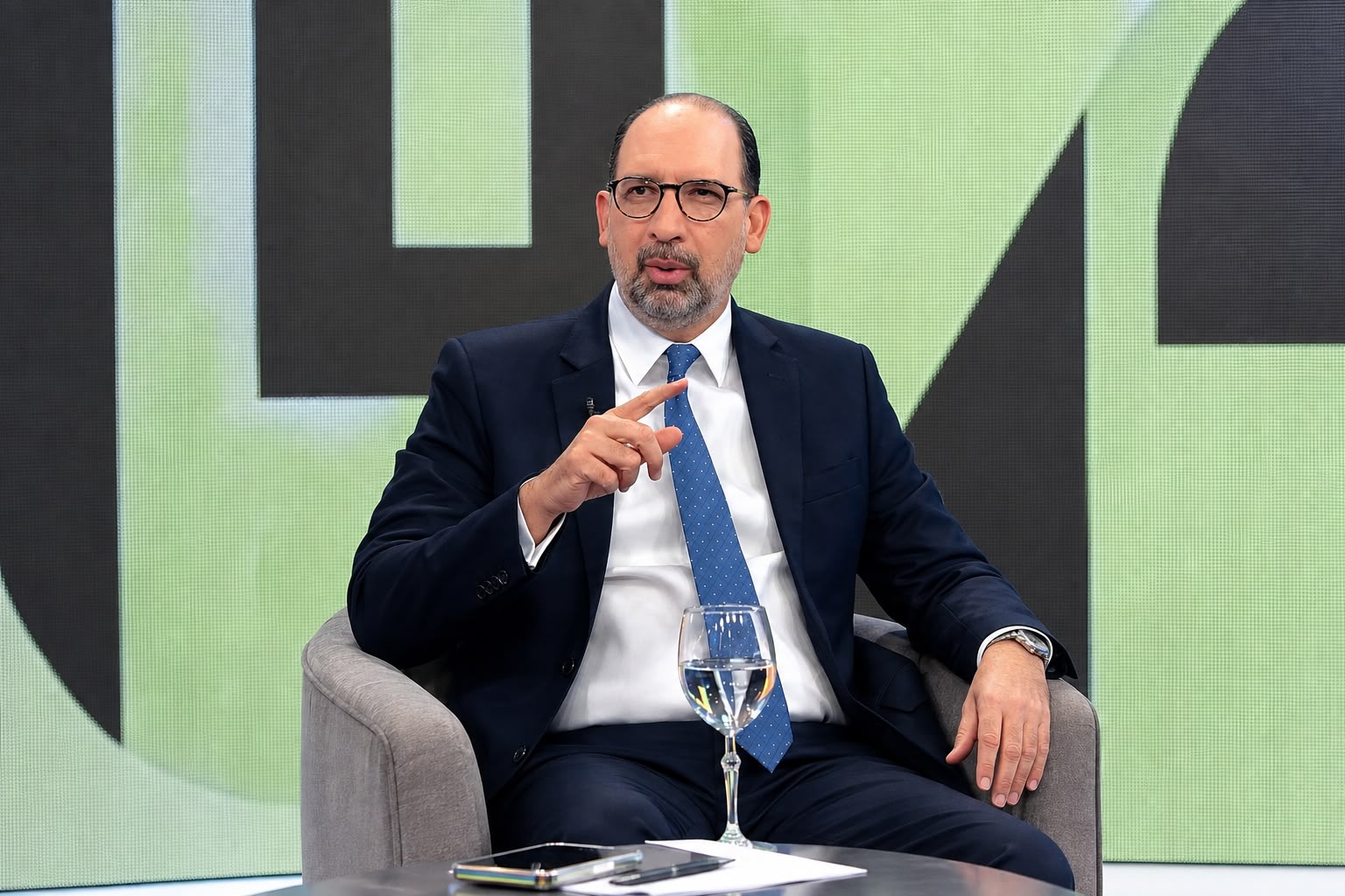 Henry Merán asegura sistema educativo ha involucionado y afirma FP trabaja en un programa de gobierno que responda a las expectativas del país