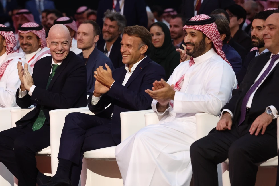 Arabia Saudí ofrece respaldo condicionado a Infantino en medio de crisis de la FIFA
