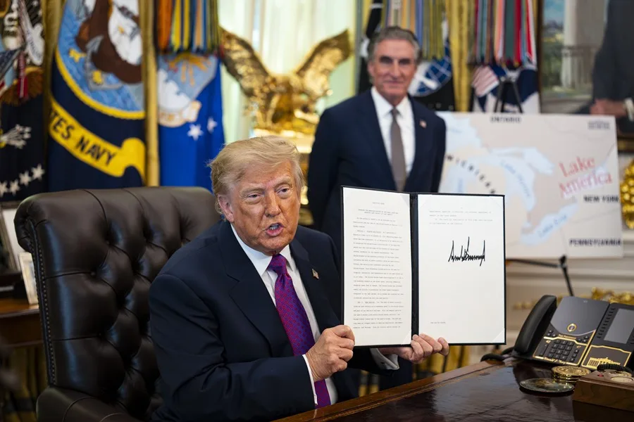 Trump cambia el nombre del lago Ontario a lago América y plantea sustituir el nombre al Atlántico o al Pacífico por océano América