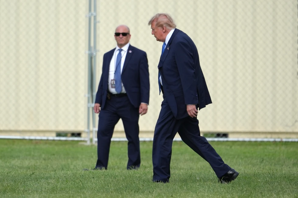 Trump afirma que Estados Unidos controlará 65,000 millones de barriles de petróleo venezolano