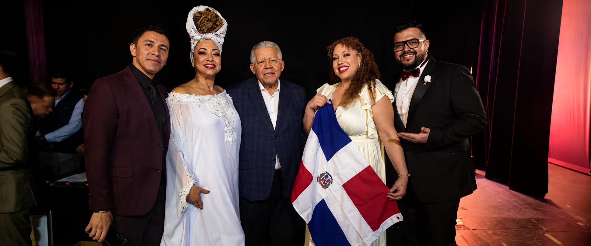 La cantante dominicana Diomary La Mala brilla en el XI Festival del Bolero en México