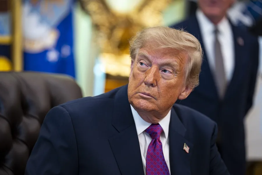 Trump amenaza con cortar el comercio con los países que tienen superávit si no se bajan los tipos de interés