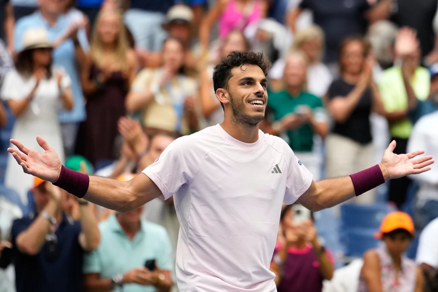 Cerúndolo remonta dos sets ante Fritz y avanza por primera vez a octavos del US Open
