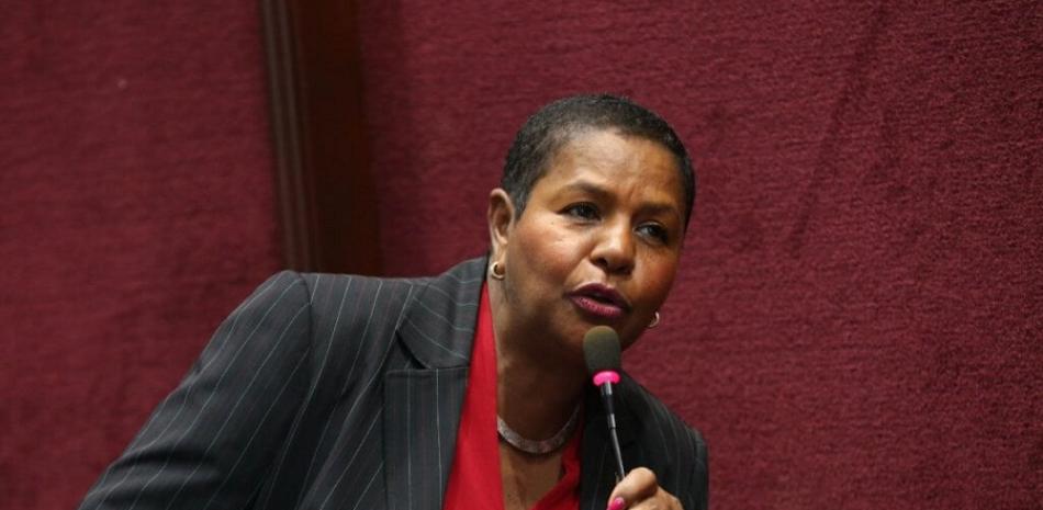 Elsa de León renuncia como cónsul en Hamburgo y denuncia falta de apoyo institucional