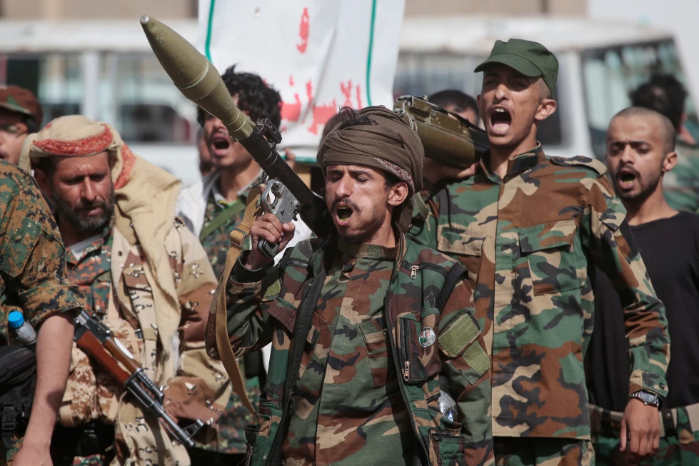 Irak intenta contener crisis regional tras ataque a oleoducto saudí atribuido a milicias apoyadas por Irán