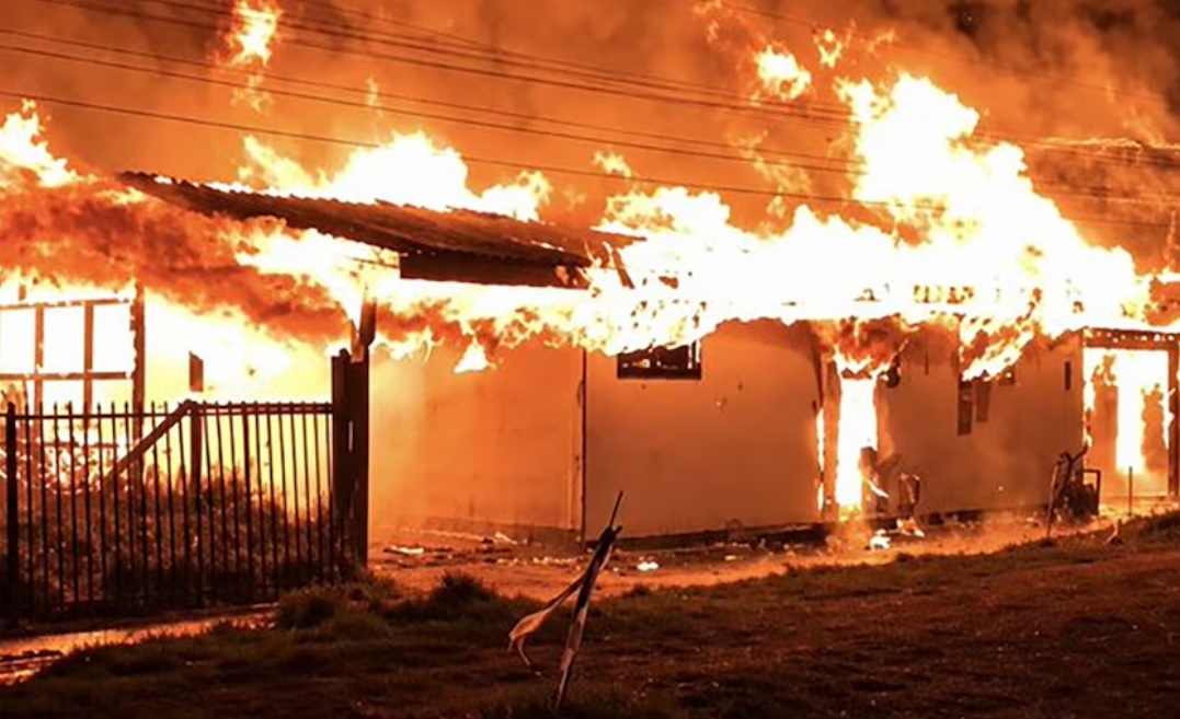 Incendio en hogar de adultos mayores deja 16 muertos en el sur de Chile