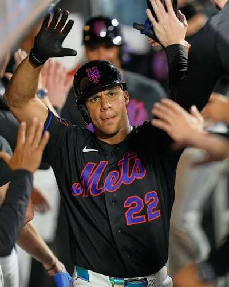 Juan Soto dispara su jonrón 26 y conduce a los Mets a victoria 6-3 sobre los Filis