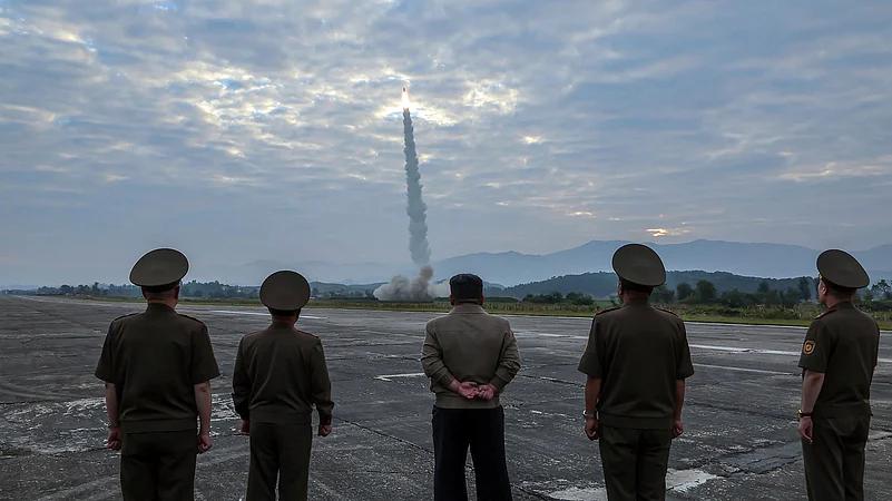 Corea del Norte dispara dos misiles balísticos en pocas horas y eleva la presión sobre Estados Unidos y sus aliados