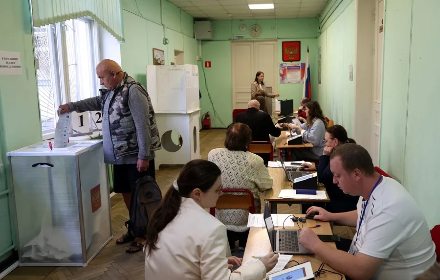 El partido del Kremlin gana las elecciones con el 57,5 % de votos, según los primeros resultados