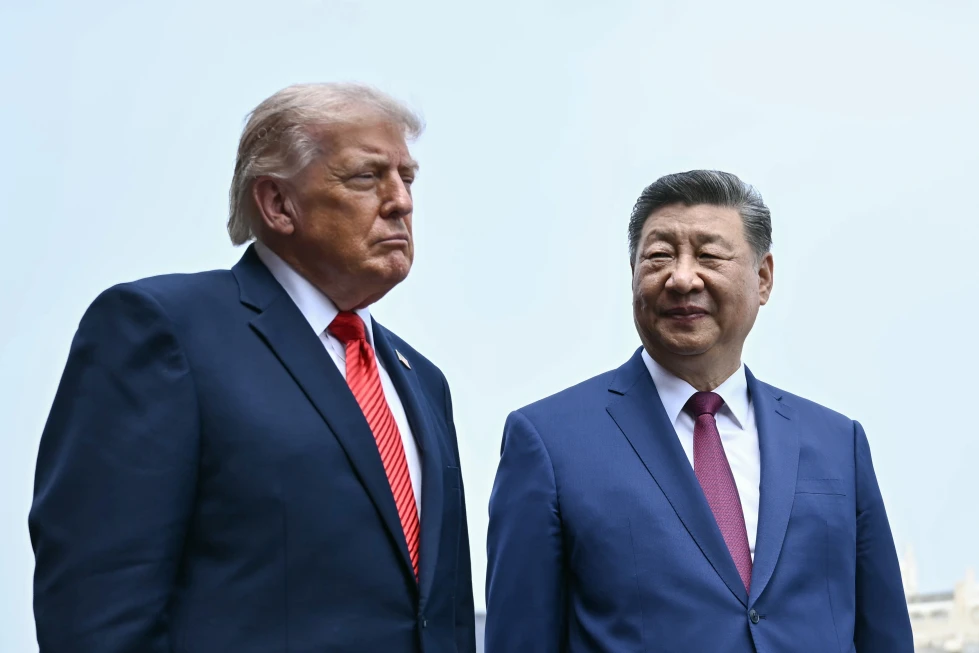 Estados Unidos y China buscan frenar riesgos comunes mientras disputan el liderazgo mundial en inteligencia artificial