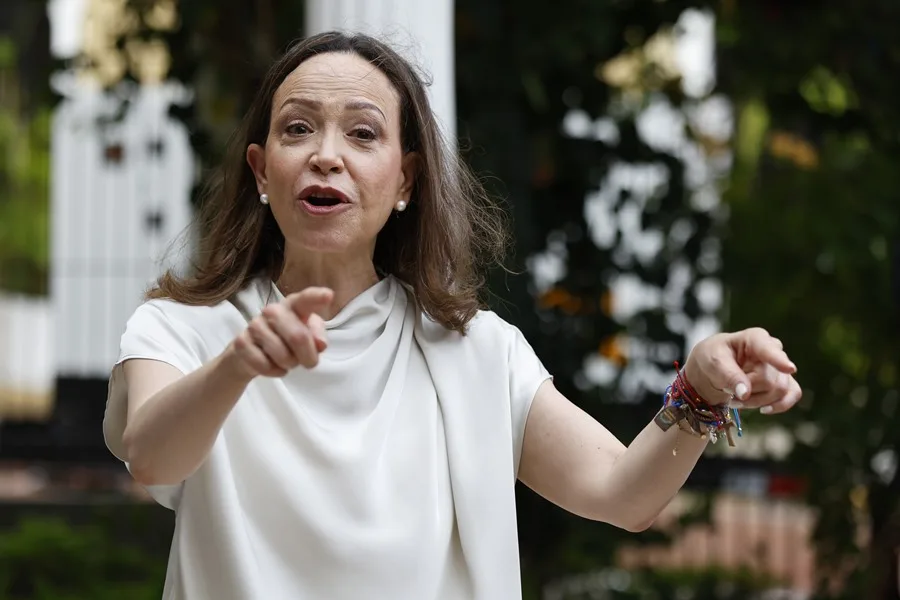 Impiden tres nuevos intentos de María Corina Machado de volver a Venezuela, dice su equipo