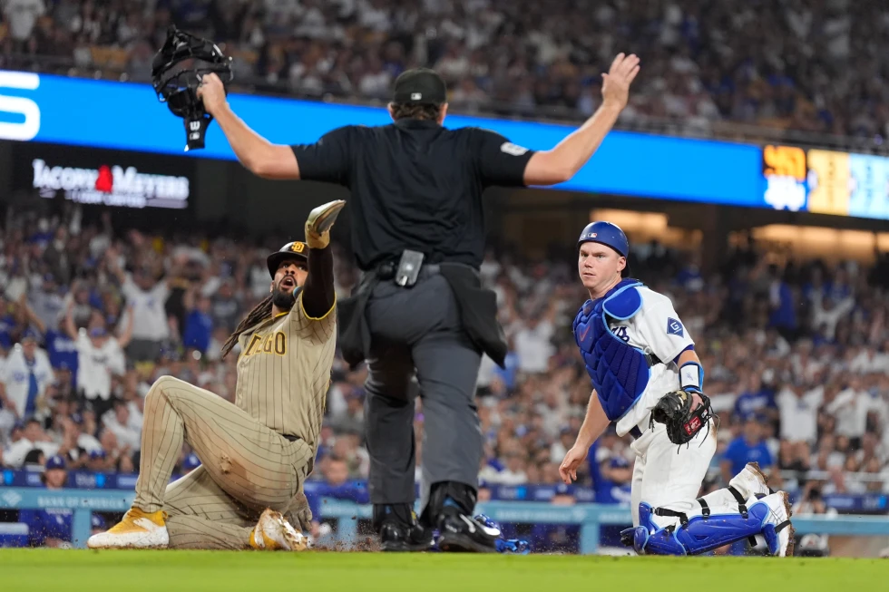 Machado castiga a los Dodgers y coloca a los Padres solos en el primer comodín de la Liga Nacional