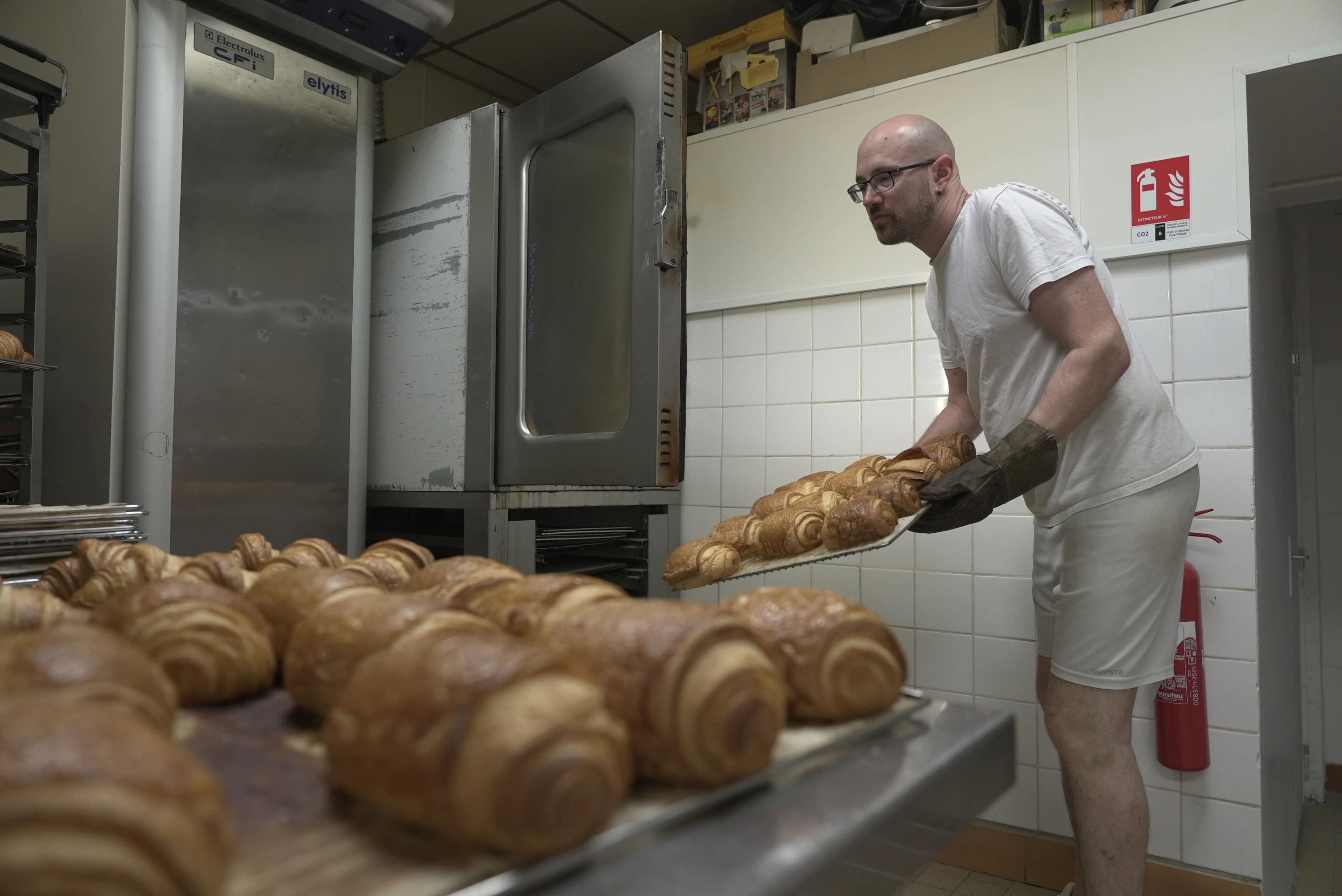 Alza del combustible golpea a panaderos y negocios rurales en Francia pese a ayudas del Gobierno