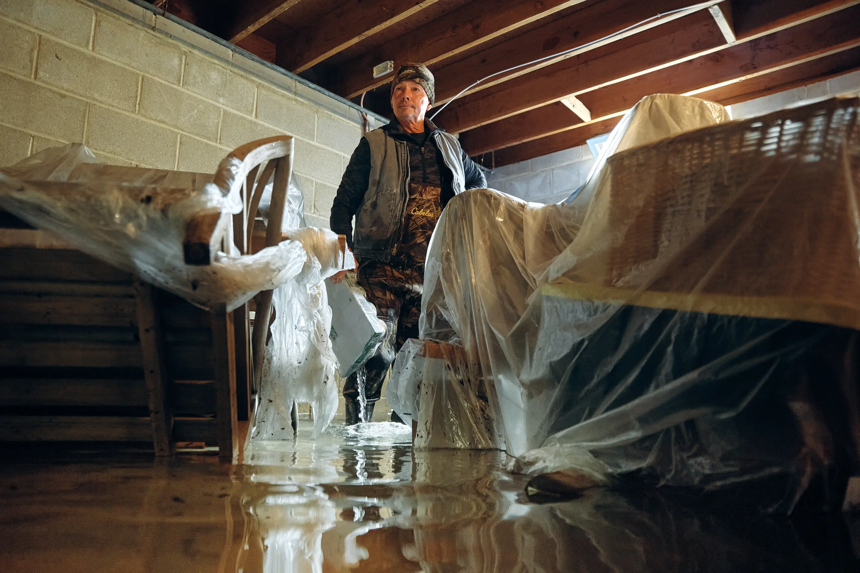 Tormenta deja un muerto, inundaciones y más de 100,000 usuarios sin electricidad en el noreste de Estados Unidos