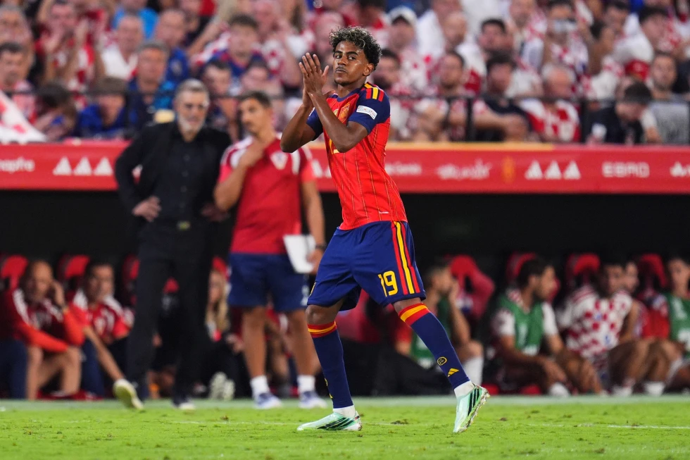 Lamine guía goleada de España sobre Croacia e Inglaterra se recupera con Gordon y Kane