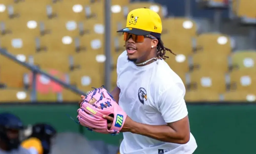 Águilas incorporan cinco jugadores y elevan a 81 los peloteros en su campamento