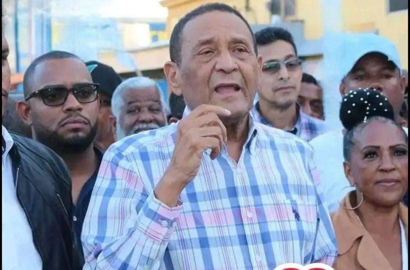 Fiquito Vásquez rechaza eliminación del voto en el exterior y defiende esta conquista de Peña Gómez