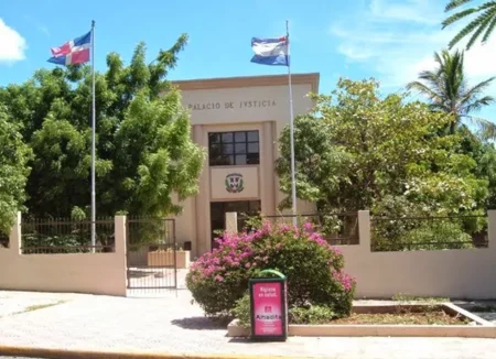 Ministerio Público arresta a tres personas por presuntas operaciones financieras irregulares en La Romana