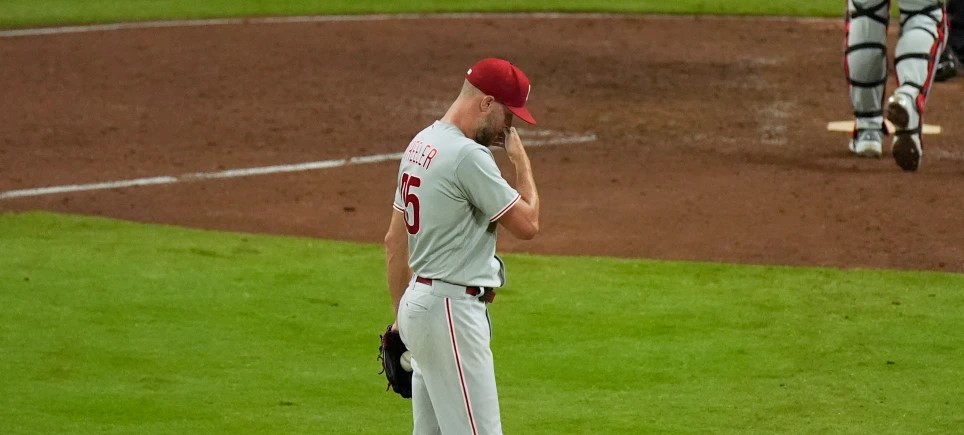 Harper rechaza excusas tras eliminación de los Filis; derrota abre interrogantes sobre el futuro del equipo