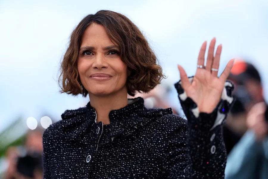 Un juez restringe las visitas de Halle Berry a su hijo tras ser acusada de abusos físicos