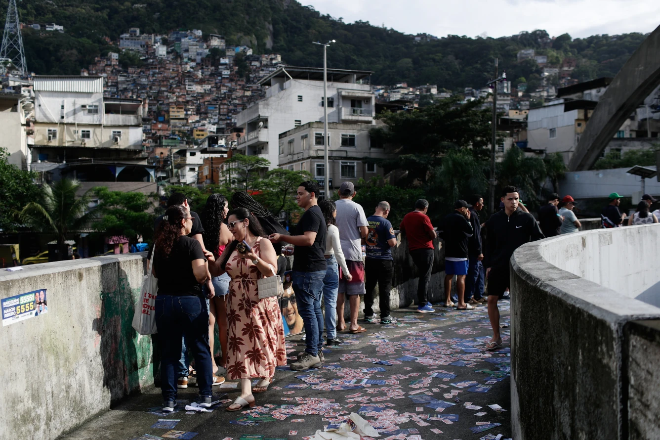 Brasil comienza a votar entre Lula y Flávio Bolsonaro en unas elecciones marcadas por la polarización