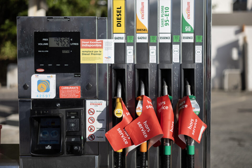 Más de 2,000 gasolineras registran falta de gasolina o diésel en Francia mientras se agrava el abastecimiento