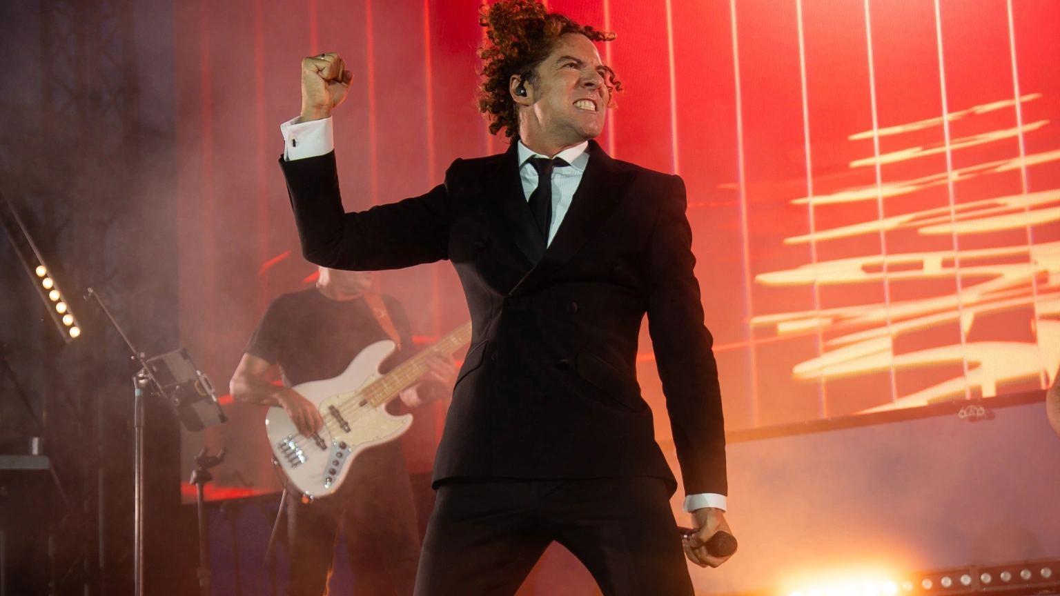 David Bisbal celebra los diez años de la academia de Nadal antes de llevar «Eternos» a América